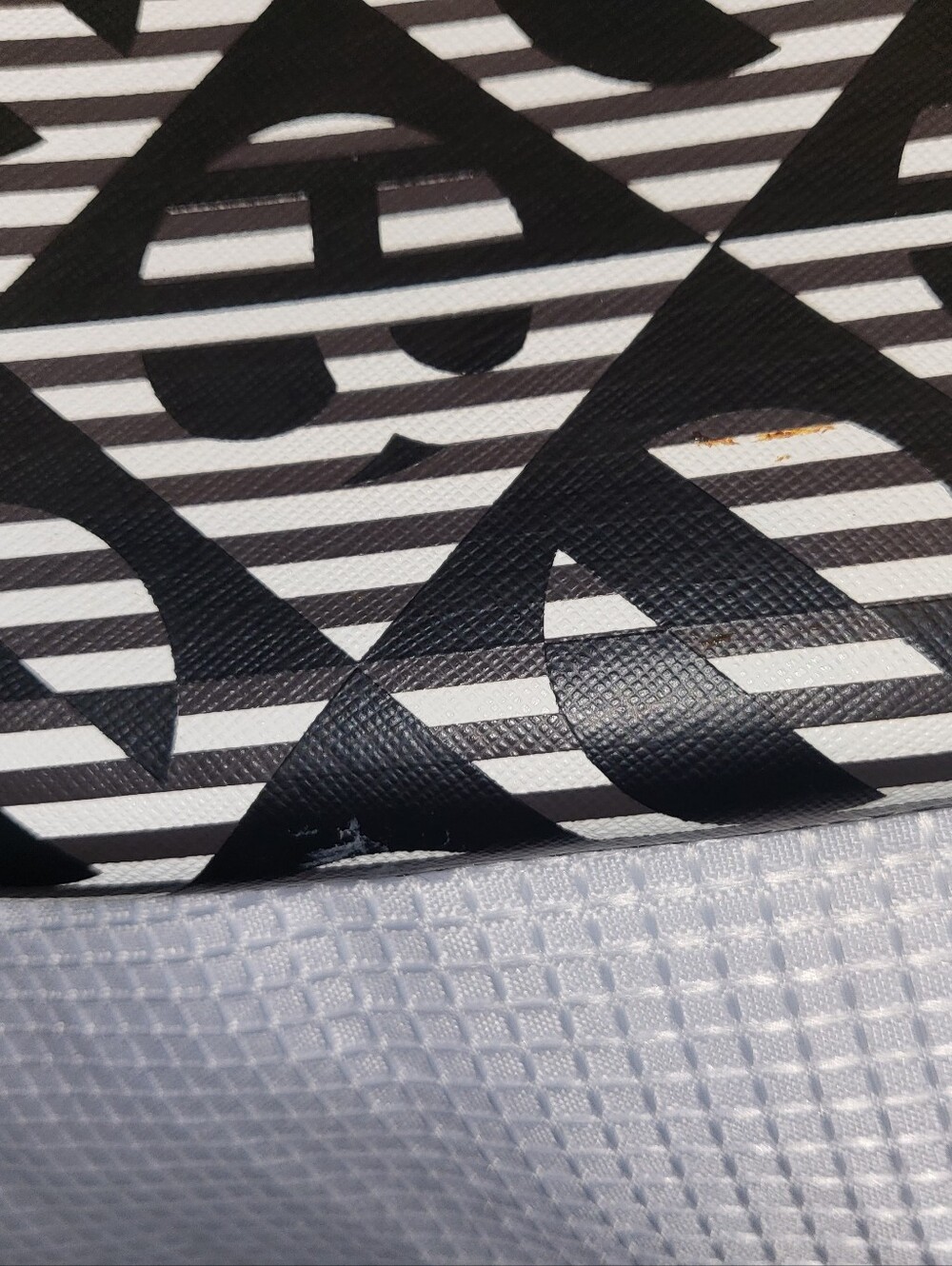 Henri Bedel Monochrome Geometric Large Zip Pouch - Picture 10 of 13